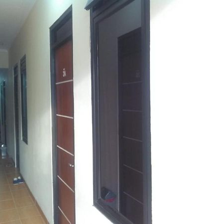 Hotel Danyshom Cikarang Exterior foto