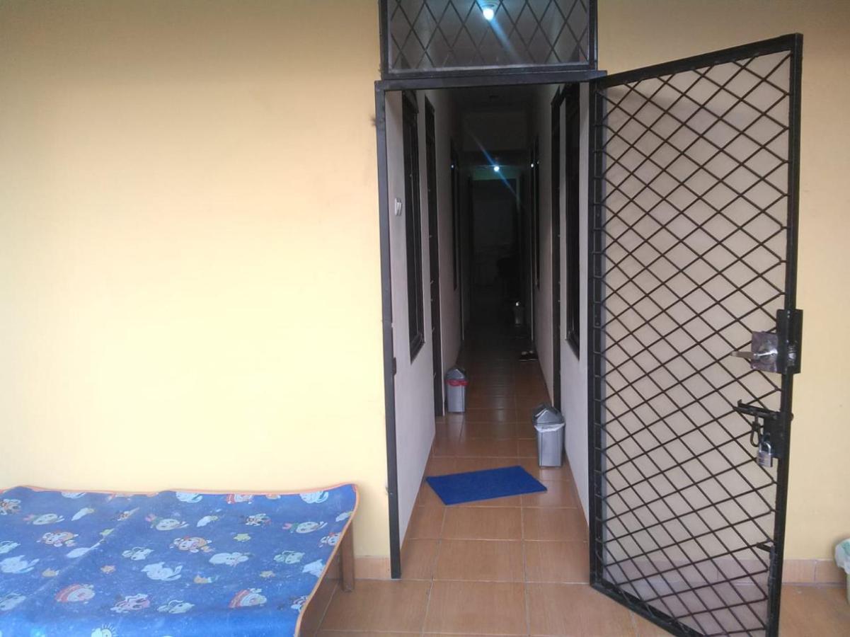 Hotel Danyshom Cikarang Exterior foto